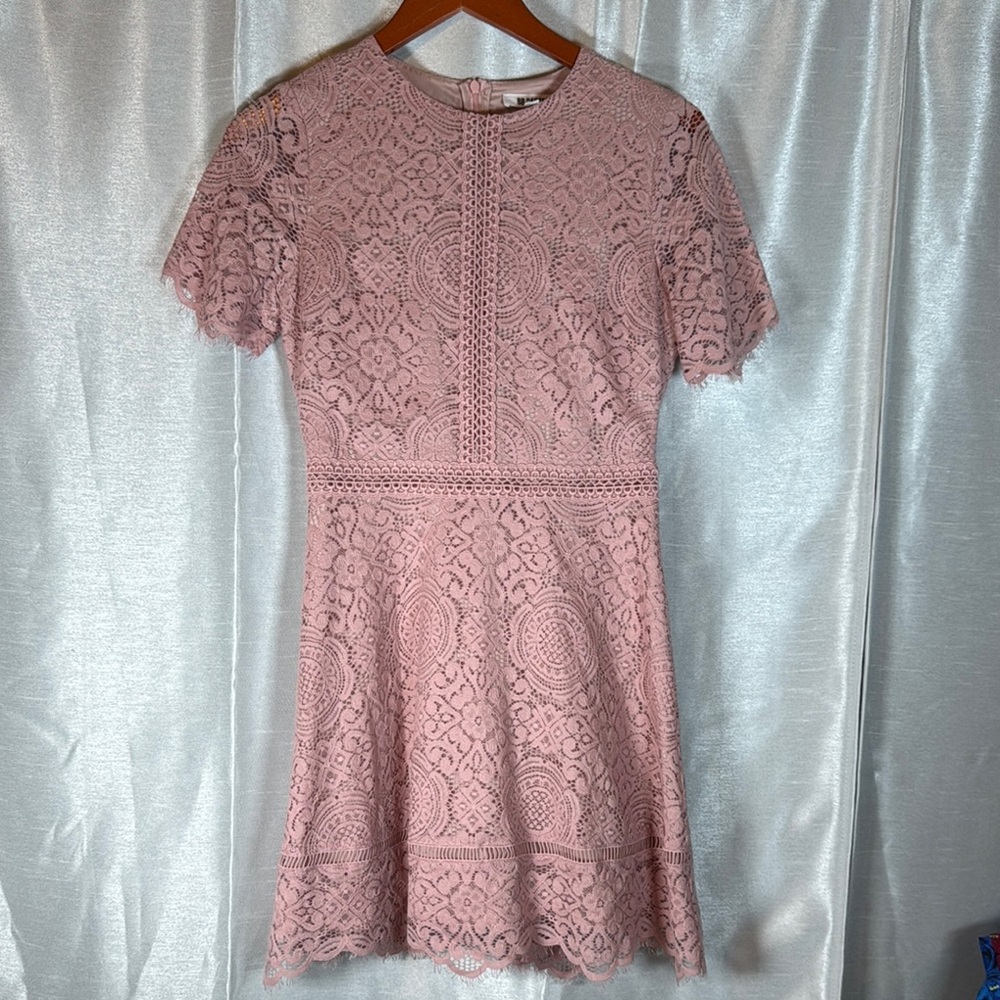 BB Dakota Pink A-line Flutter lace Sleeve‎ Mini Dress size 4